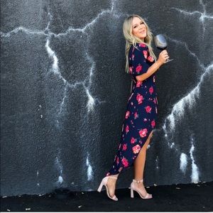 Babaton Floral Dress 🌹🌹🌹